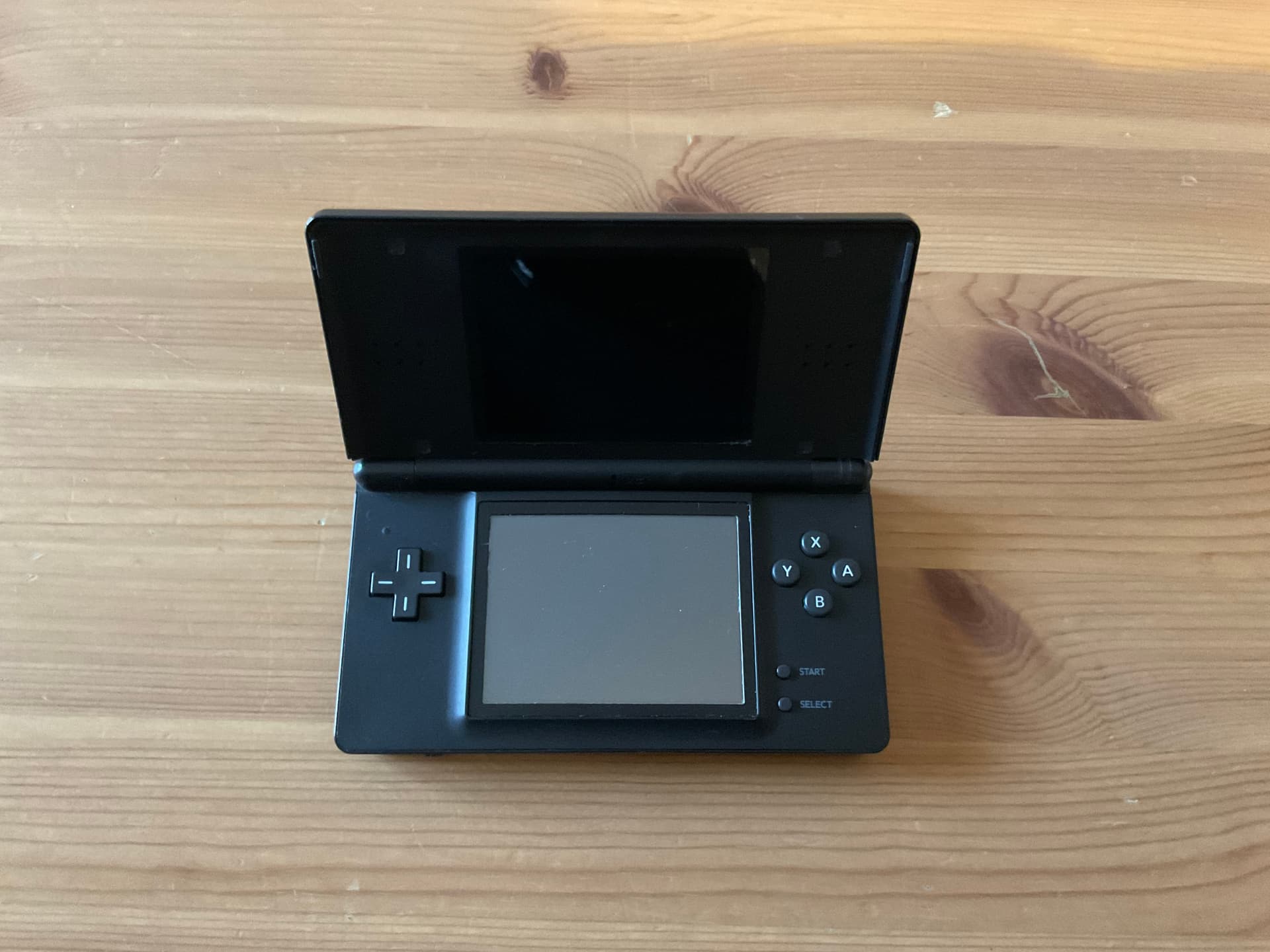 Nintendo DS Lite - Image 2