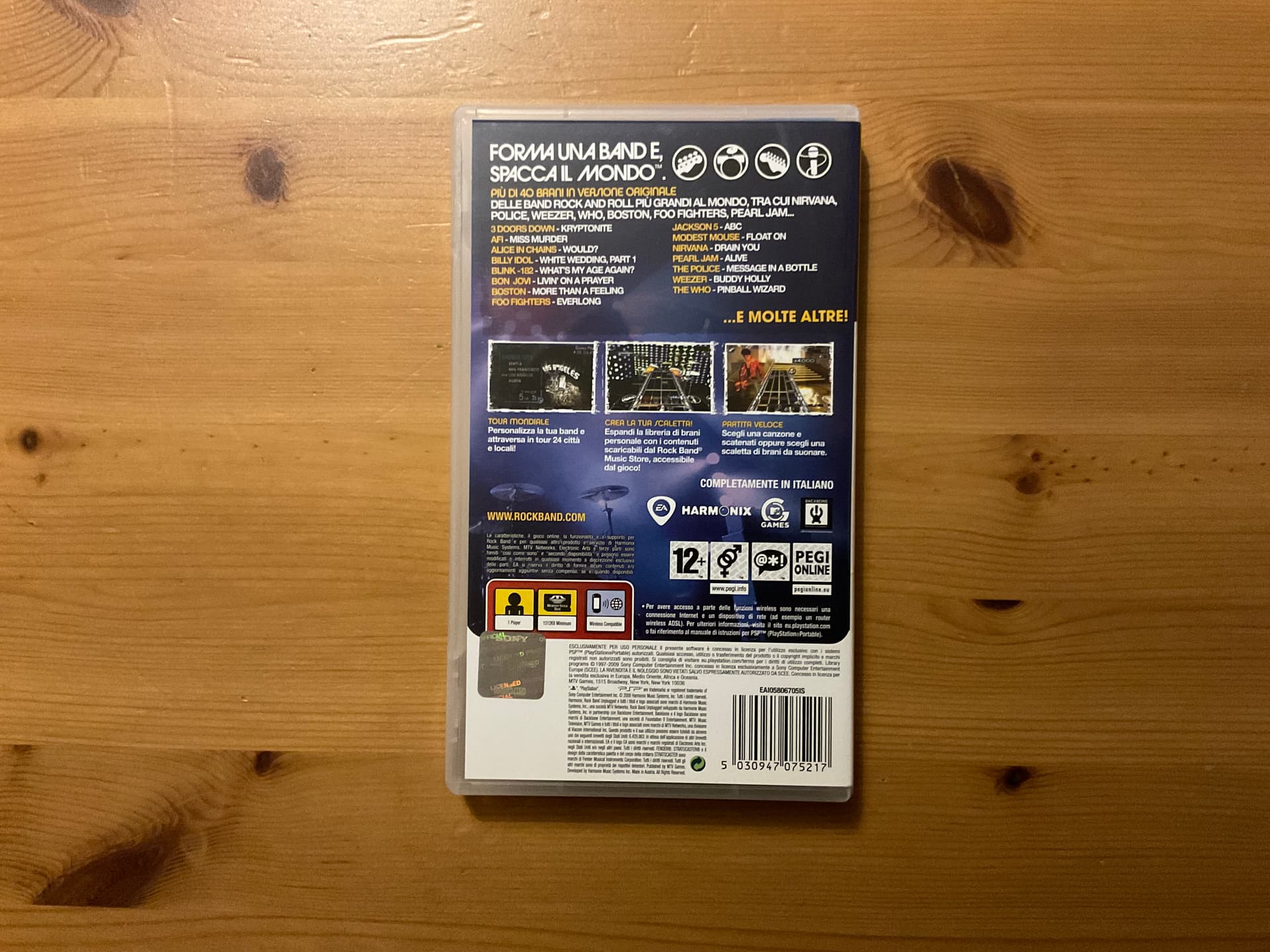 Rock Band Unplugged - Image 2