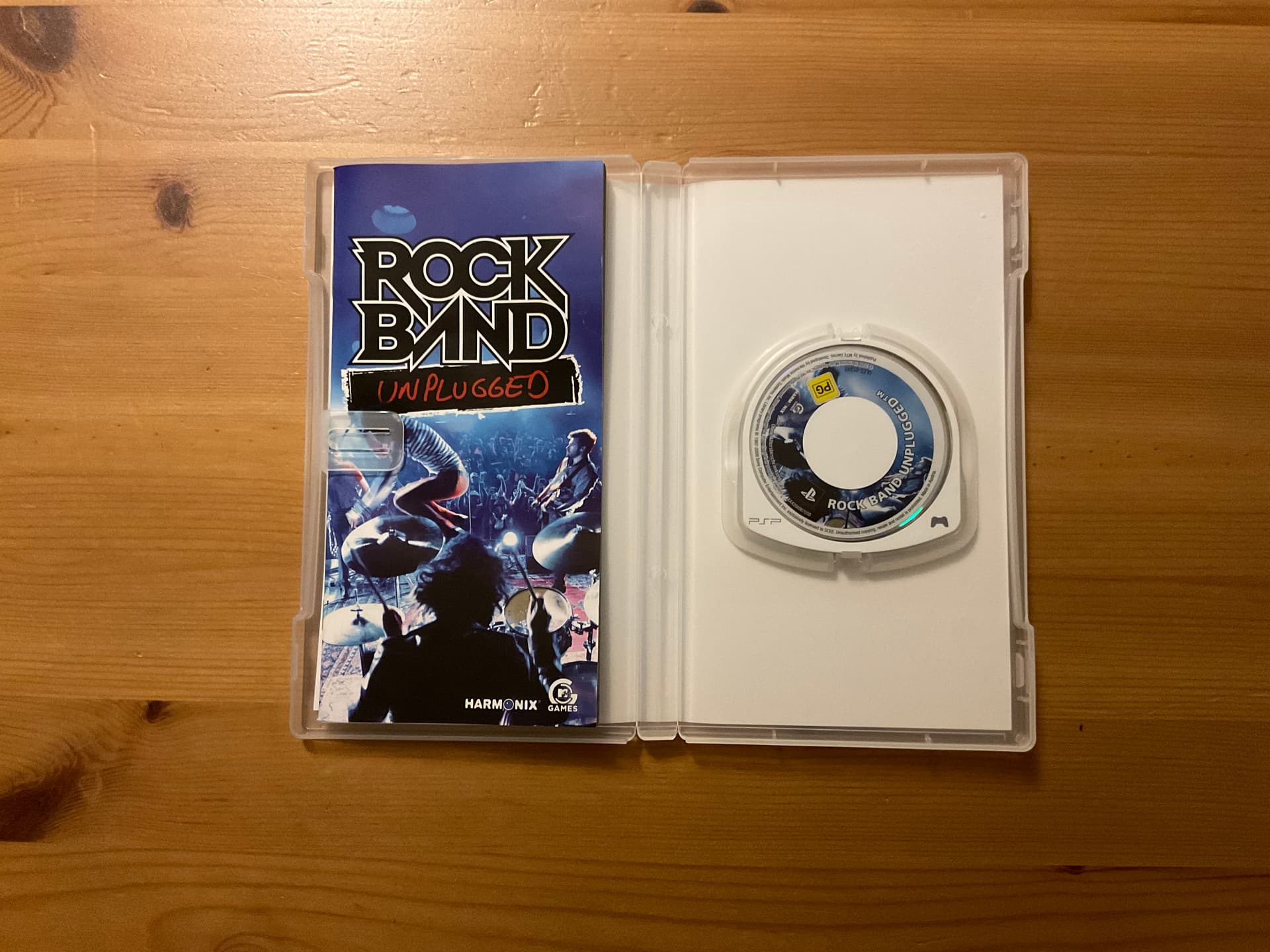 Rock Band Unplugged - Image 3